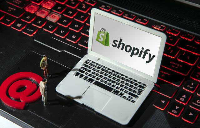 定制外貿獨立站商城和選擇Shopify建站大比拼，一擼到底！